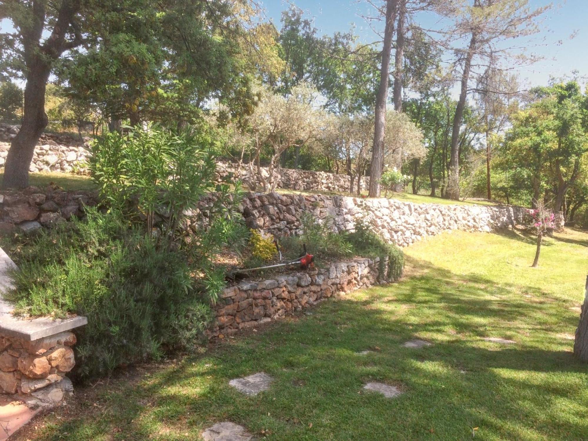 Villa Spacieuse Avec Piscine A Saint Maximin Εξωτερικό φωτογραφία