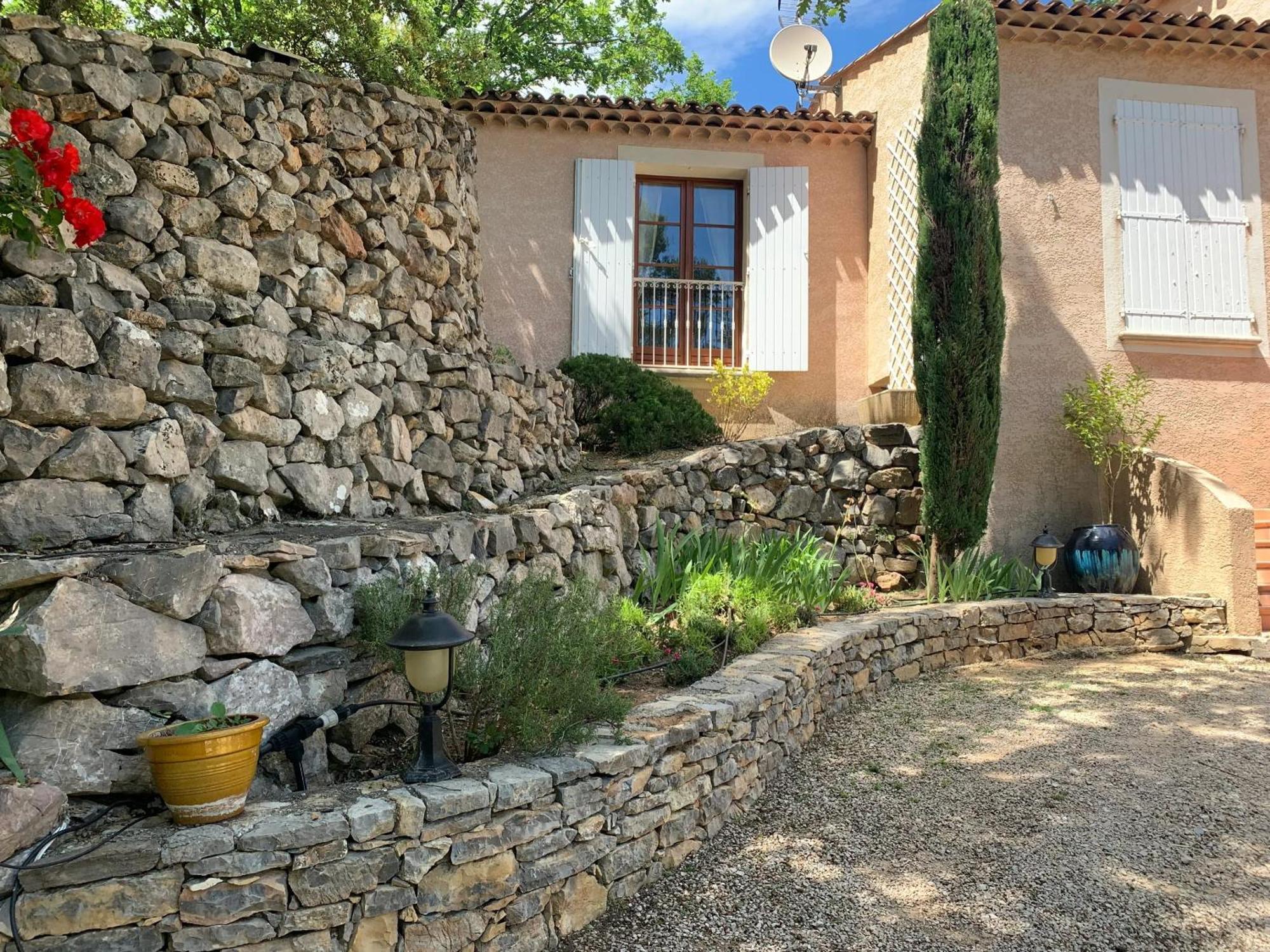 Villa Spacieuse Avec Piscine A Saint Maximin Εξωτερικό φωτογραφία