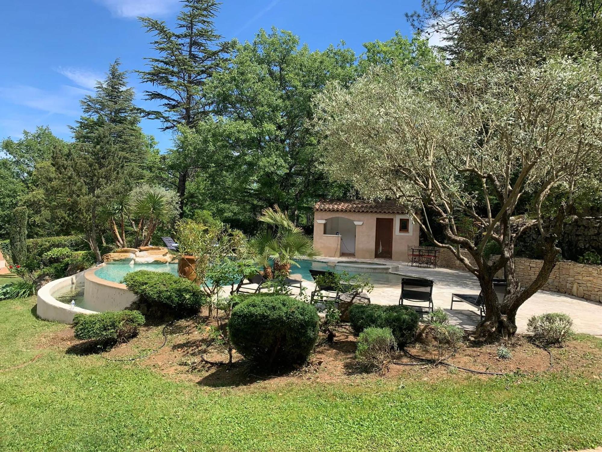 Villa Spacieuse Avec Piscine A Saint Maximin Εξωτερικό φωτογραφία